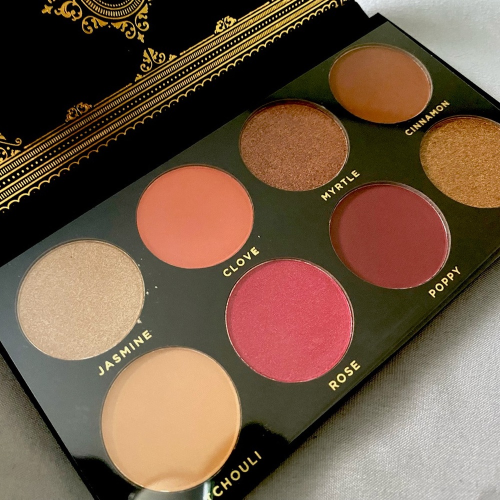 Ace Beaute eyeshadow palette